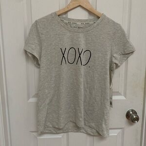 NWT Rae Dunn “XOXO” Graphic Tee (M)